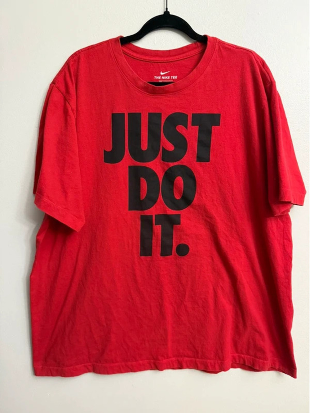 Men’s Nike Red black logo graphic tee excellent condition size XXL
